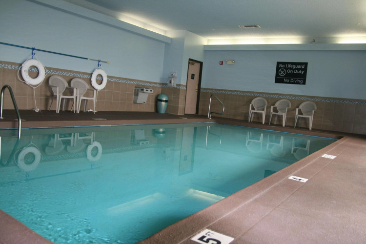 Hampton Inn Olathe — фото 4