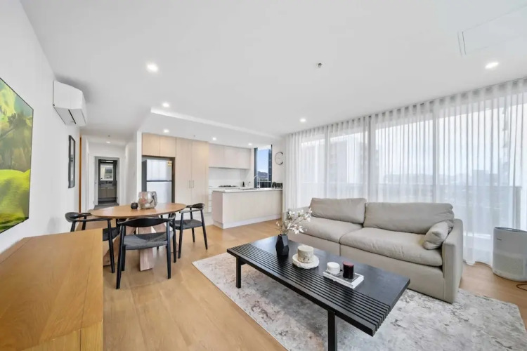 2-bed Haven: Impeccable Interiors & Chic Amenities — фото 5