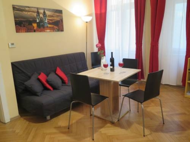 Astronomical Clock Apartment — фото 4