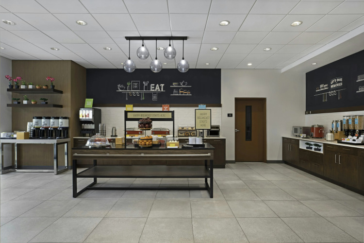 Hampton Inn By Hilton Cornwall — фото 4