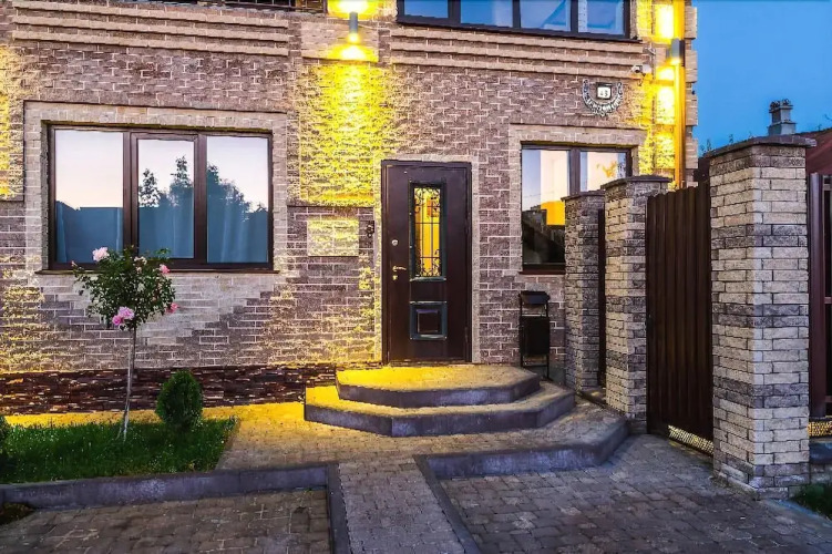 Guest House on Lermontova 48