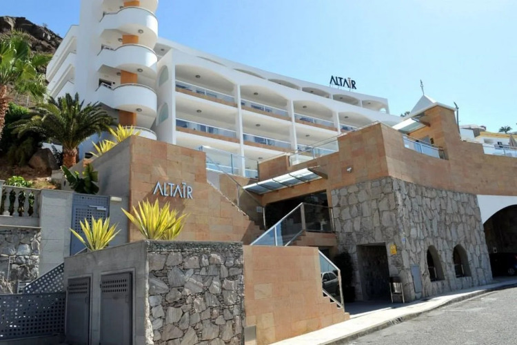 Apartamentos Cabau Altair