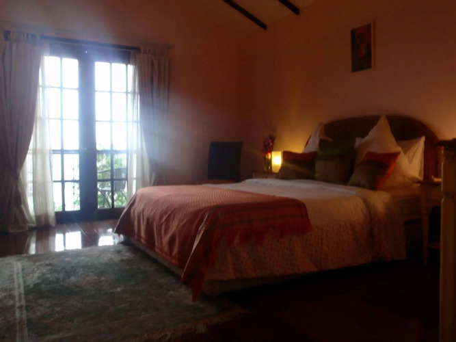 Las Flores Country & Beachside Hotel