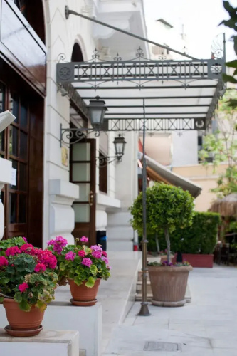 Hera Hotel