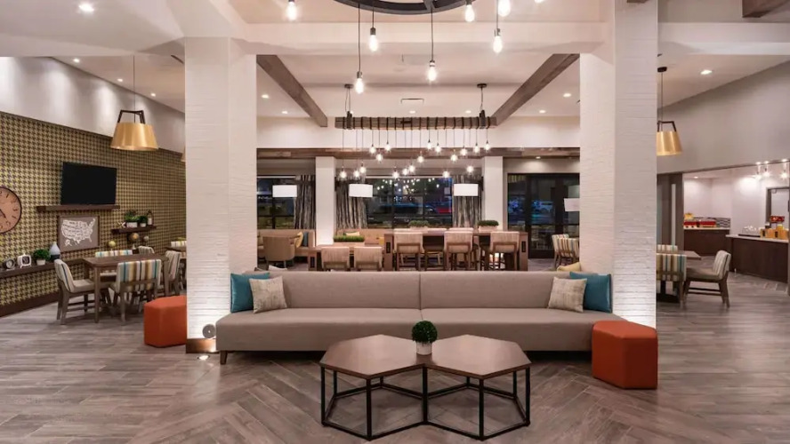 Hampton Inn Riverside Downtown — фото 2