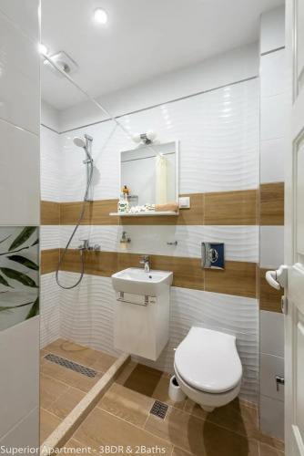 LUXURY & UNIQUE - TOP CENTER Apt. - 3BDR & 2 Baths — фото 5
