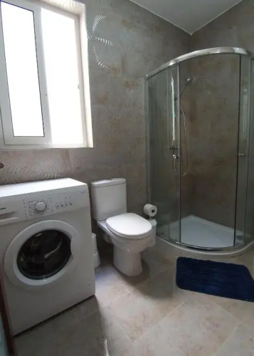 F7-2 Bedroom two single beds shared bathroom in shared Flat — фото 5