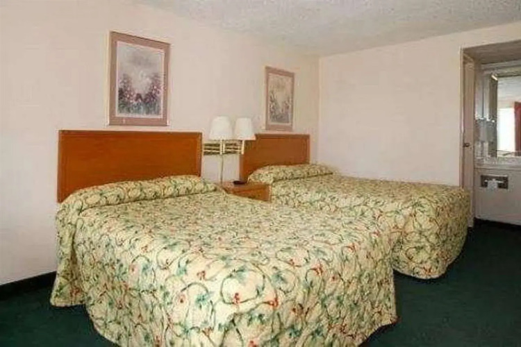 Econo Lodge Elyria — фото 4