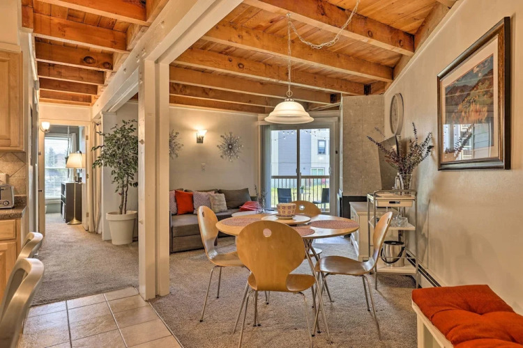 Ski Shuttle & Pool: Modern Silverthorne Condo! — фото 4