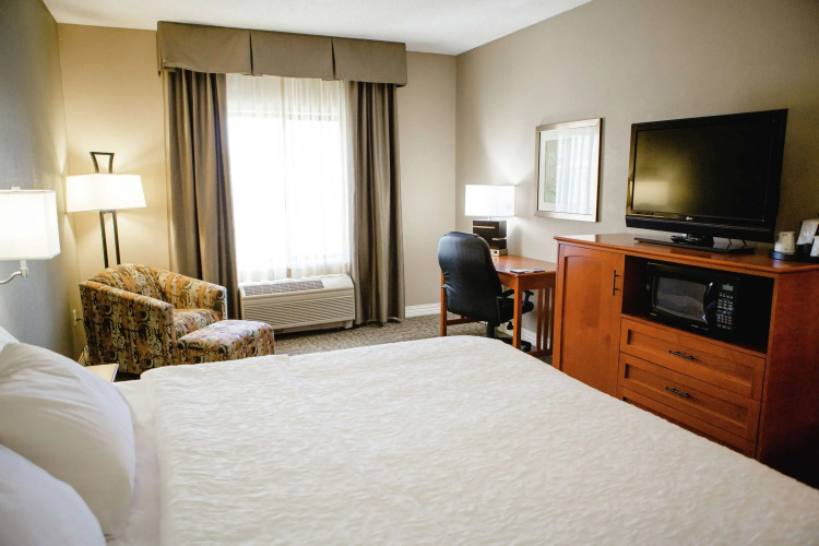 Hampton Inn Mitchell — фото 4