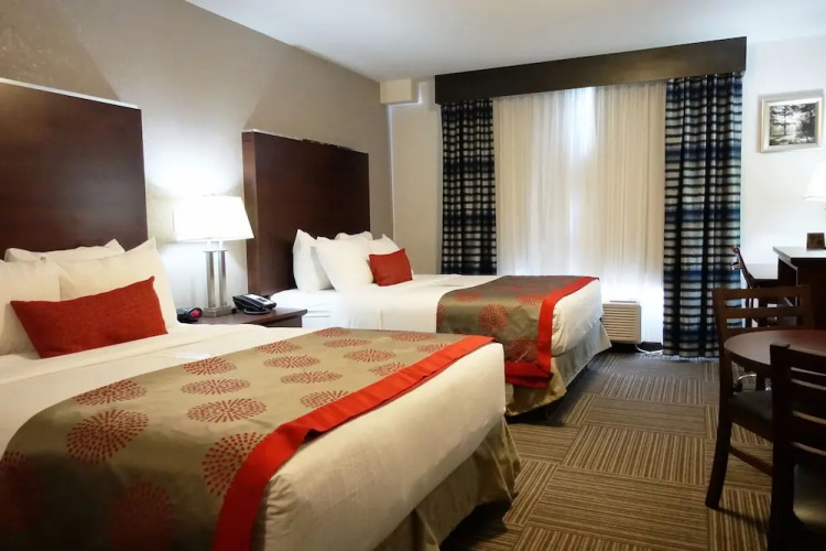 Ramada Moose Jaw — фото 2