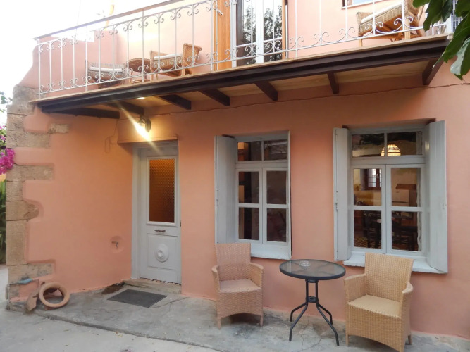 Kasteli Suites