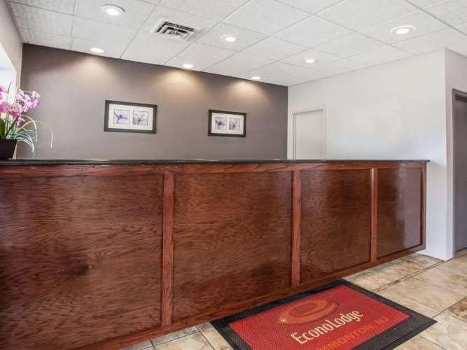 Econo Lodge — фото 2