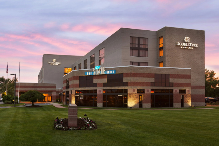 DoubleTree by Hilton Hartford - Bradley Airport