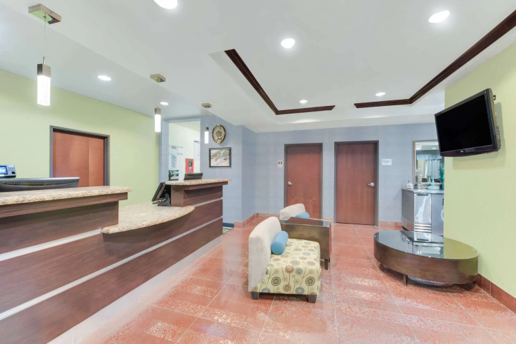 Super 8 by Wyndham Cotulla TX — фото 2