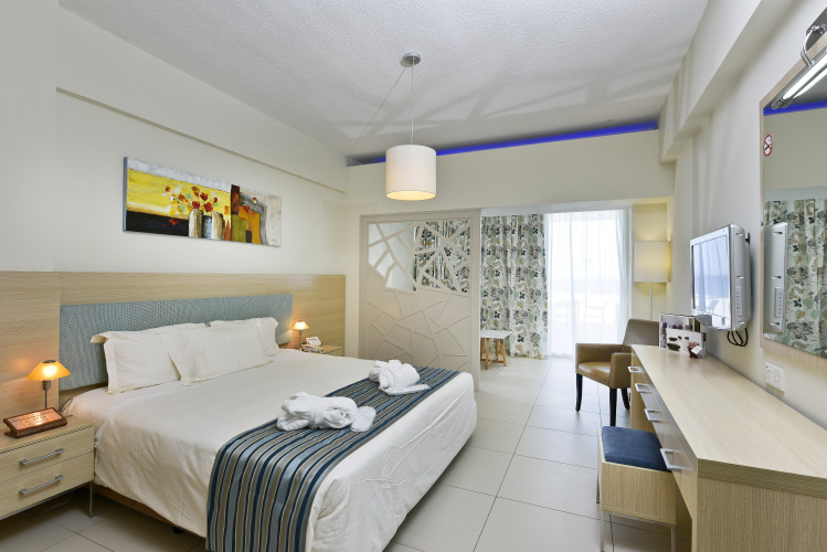 Pernera Beach Hotel — фото 4