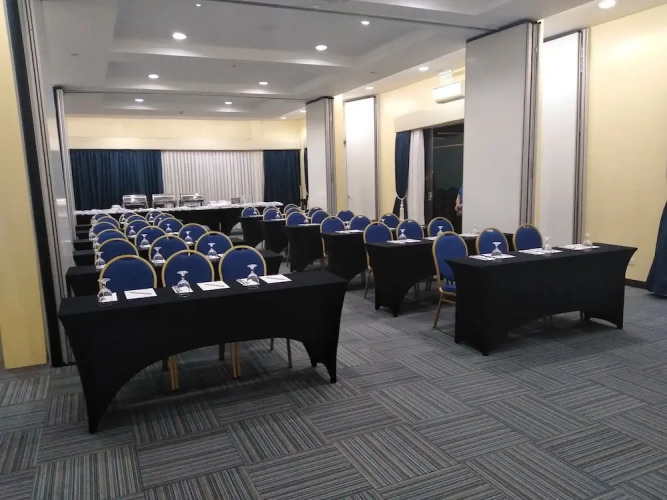 San Tomas Suites