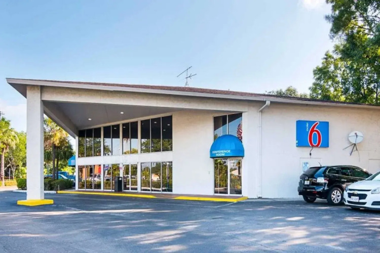 Motel 6 Tampa, FL - Fairgrounds