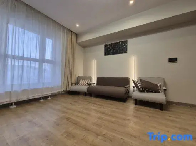 Spacious Central 2BR | 10 Guests | Near essentials — фото 2