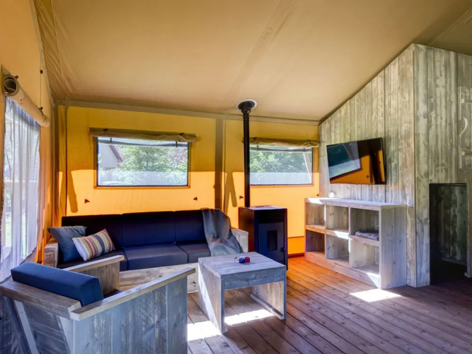 Chic Glamping Escape With Pool — фото 5