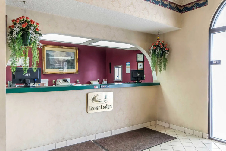 Econo Lodge — фото 2