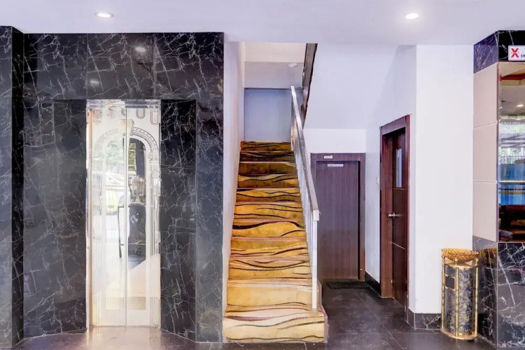Townhouse Oak Batam near Grand Batam Mall formerly Lucky Star Hotel