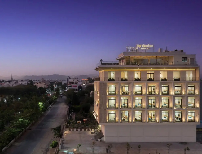 7 Rays Hotel