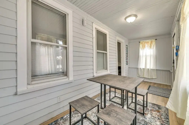 Walk to Local Eats! Updated Schenectady Apartment — фото 3