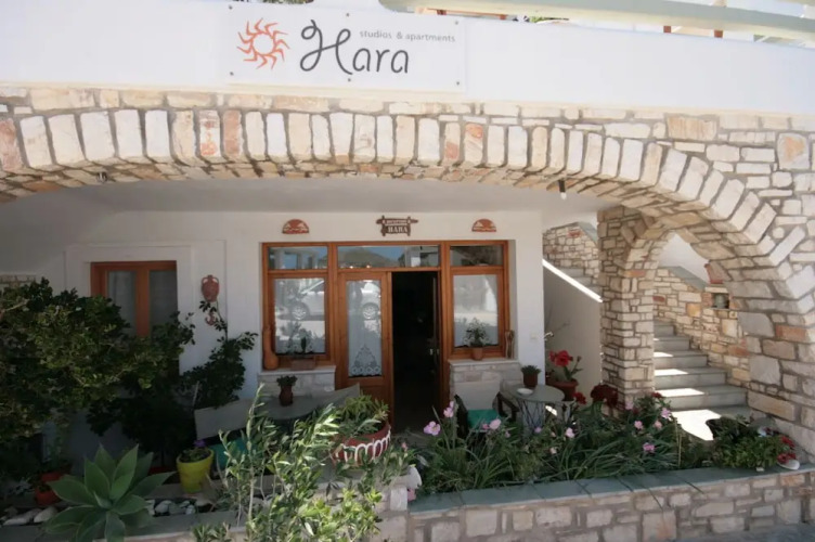 Hara Studios and Apartments