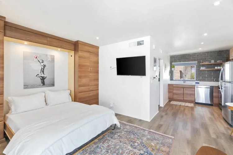 Modern Designer Studio with Pool — фото 5