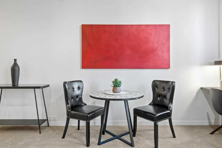 Charming 1-bed Central Studio Apartment — фото 4
