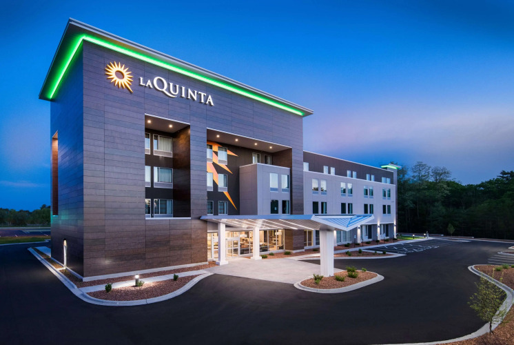 La Quinta Inn & Ste by Wyndham Wisconsin Dells- Lake Delton