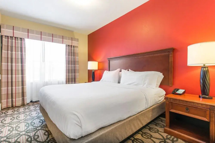 Holiday Inn Express & Suites LaGrange — фото 2