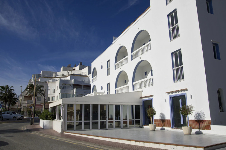 Outsite Ibiza - Work, Connect, Explore