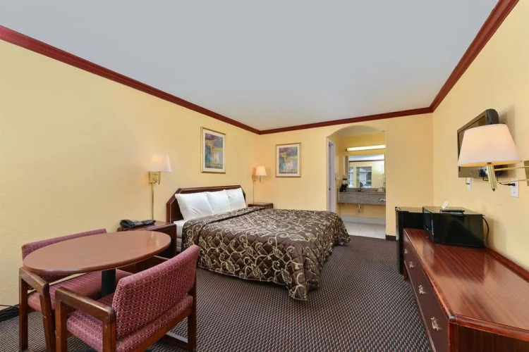 Days Inn Conroe — фото 4