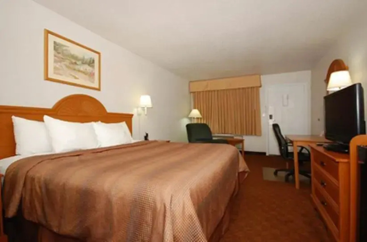 Best Western Smithfield Inn — фото 5