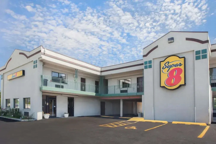 Super 8 Chicago/Rosemont/Ohare/SE