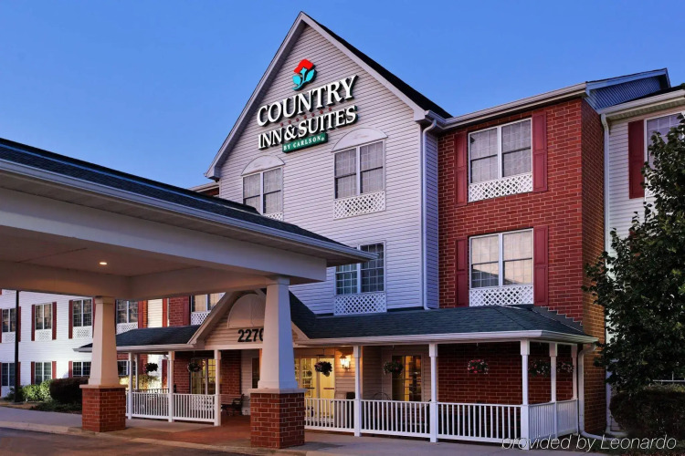 Country Inn & Suites by Radisson, Elgin, IL
