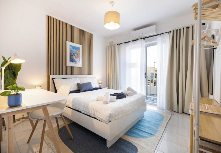 2BR Penthouse with Large Front Terrace — фото 2