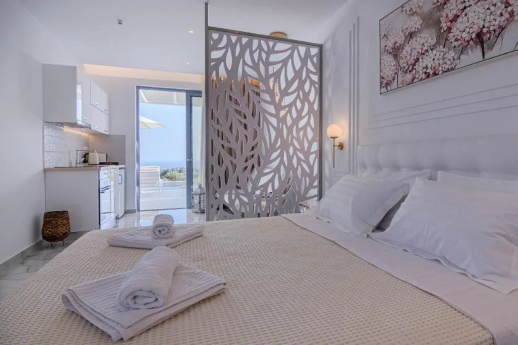 Dionisos Suites — фото 2