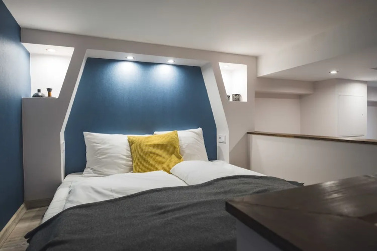 CozyYellowCube Apartment — фото 4