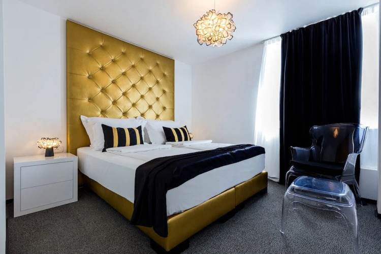 B Gold Luxury Rooms — фото 4