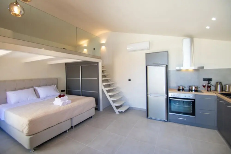 Manthos Beachfront Luxury Suite — фото 5