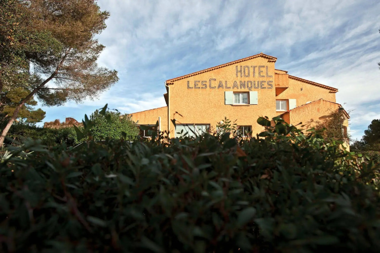 Отель Les Calanques