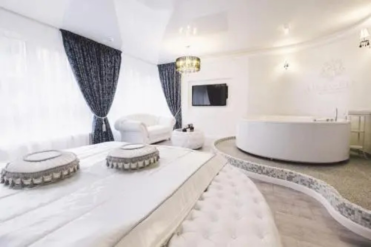 Supreme Jacuzzi Apartment — фото 3