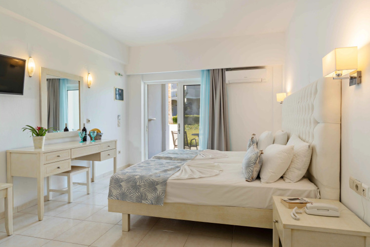 Delfina Tropic Beach — фото 5