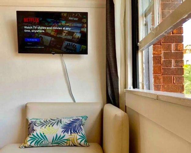 Studio Flat with Shared Rooftop Terrace — фото 2