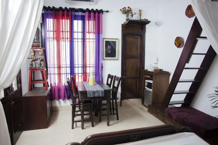 NQ Vintage House