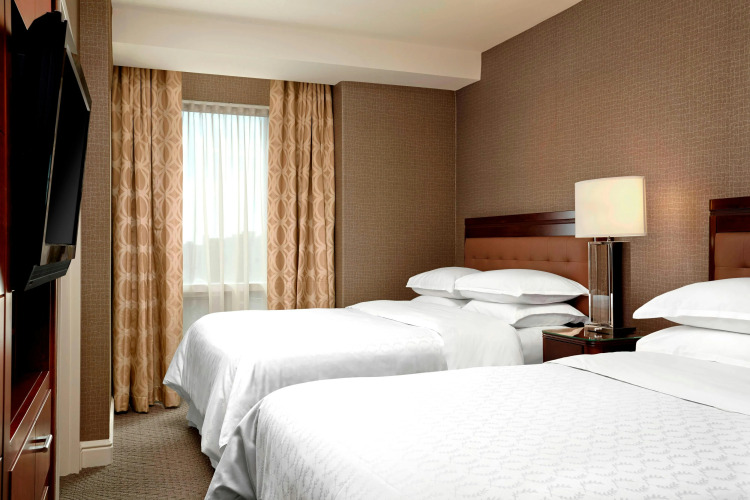 Sheraton Suites Calgary Eau Claire — фото 2
