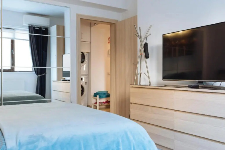 Tres Chic DOUBLE sized Apartment — фото 3
